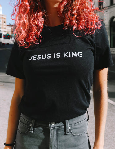 Jesus Is King Letter Print Women T-shirt Christian Faith Hope Love Harajuku T Shirts Religion Tops Tees Streetwear Ropa Mujer